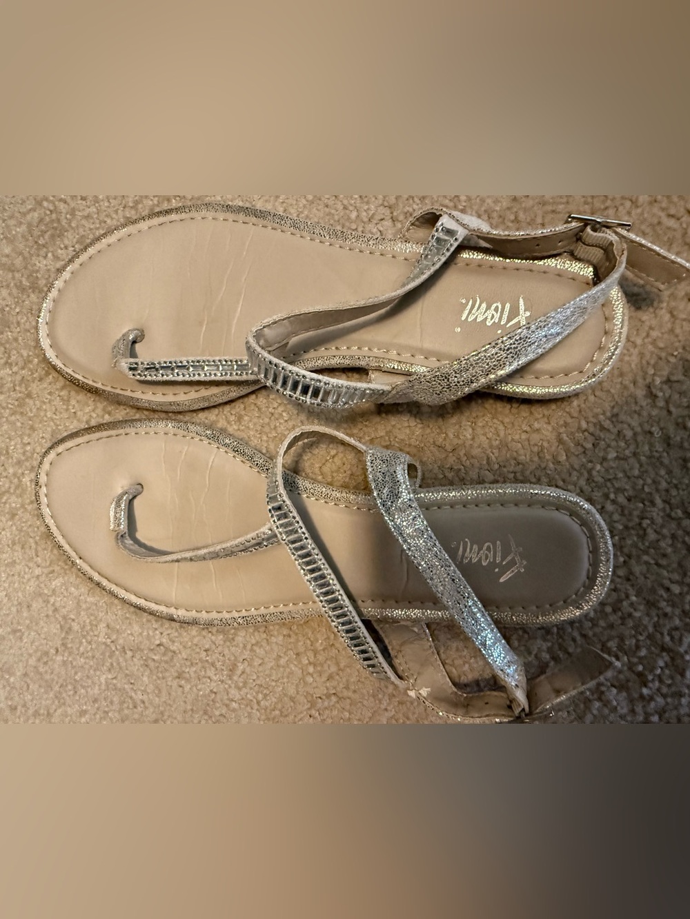 Toe-Ring Silver Glitter Sandals - Women